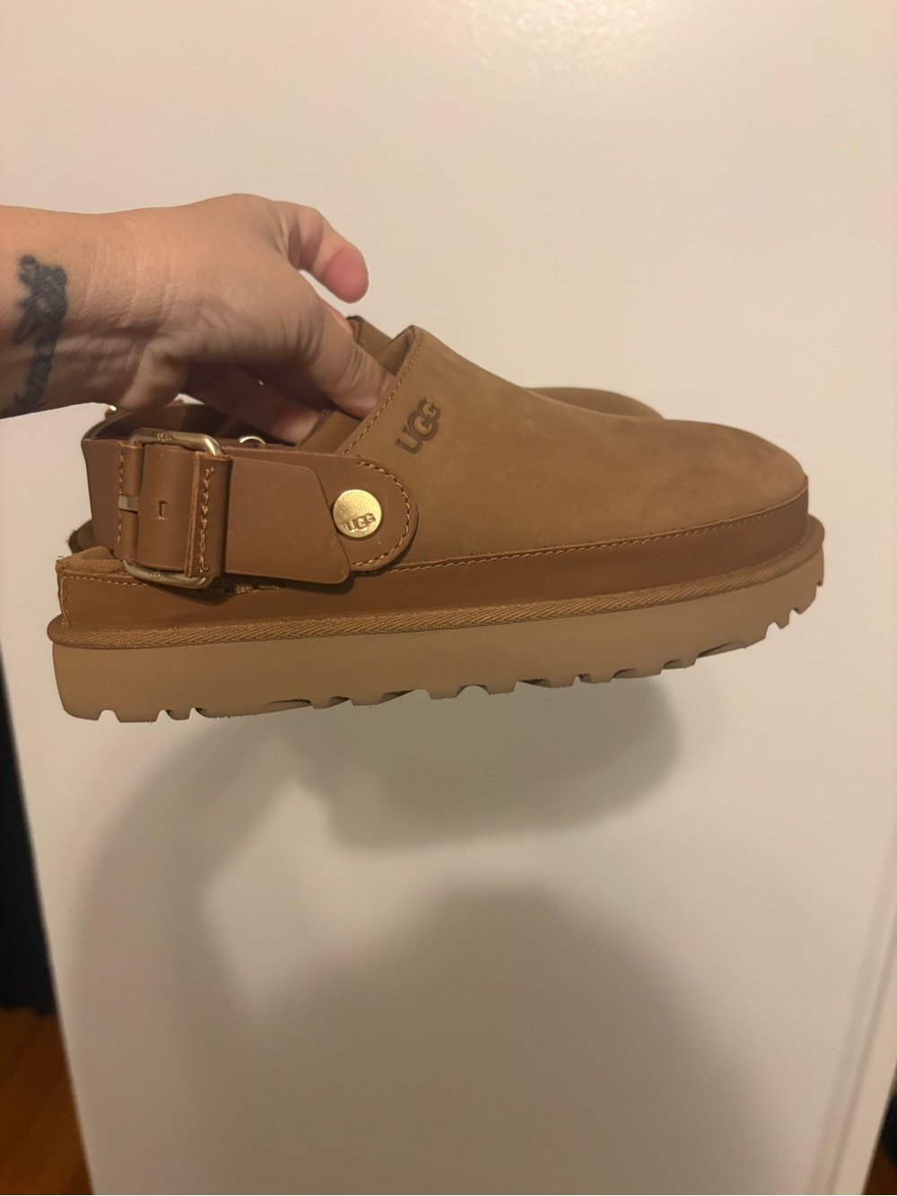 UGG women goldenstar villa clog size 7